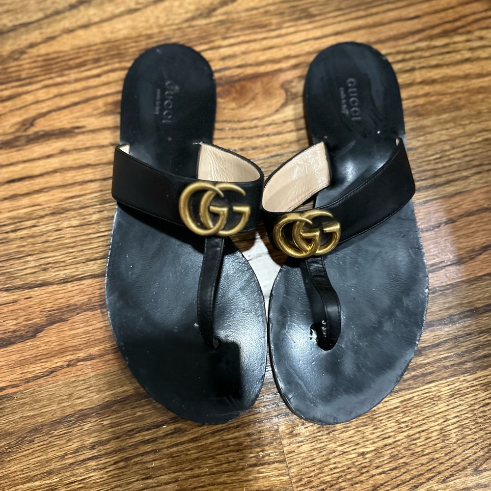 Gucci Black GG logo leather slides